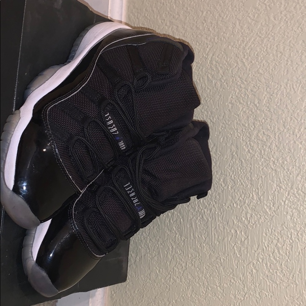 Jordan 11 Space Jam 2016